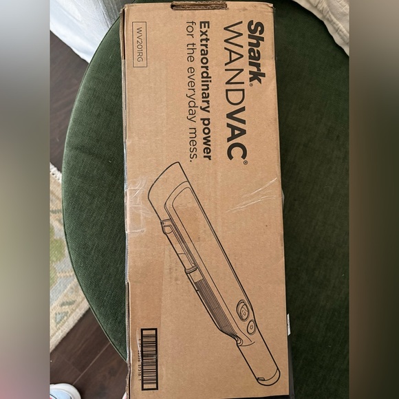 NWT Shark Cordless Handheld Vacuum - Picture 2 of 3